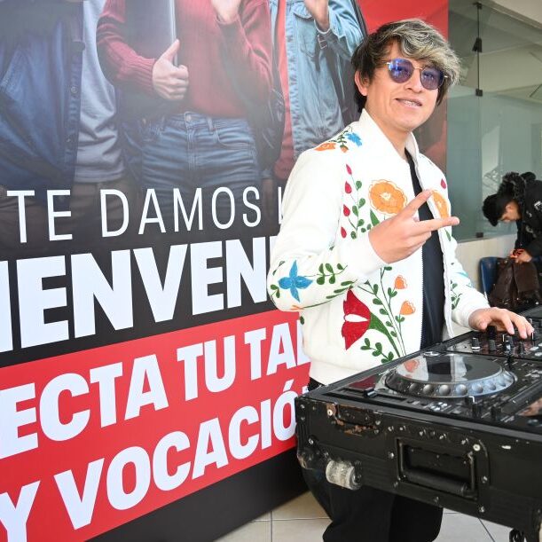 DJ Dansay en bienvenida