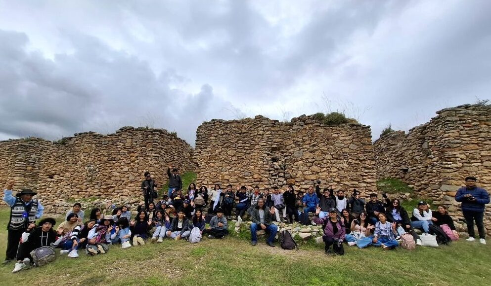 Estudiantes de Diseño Gráfico Publicitario visitaron Arwaturo y Laguna de Ñahuimpuquio